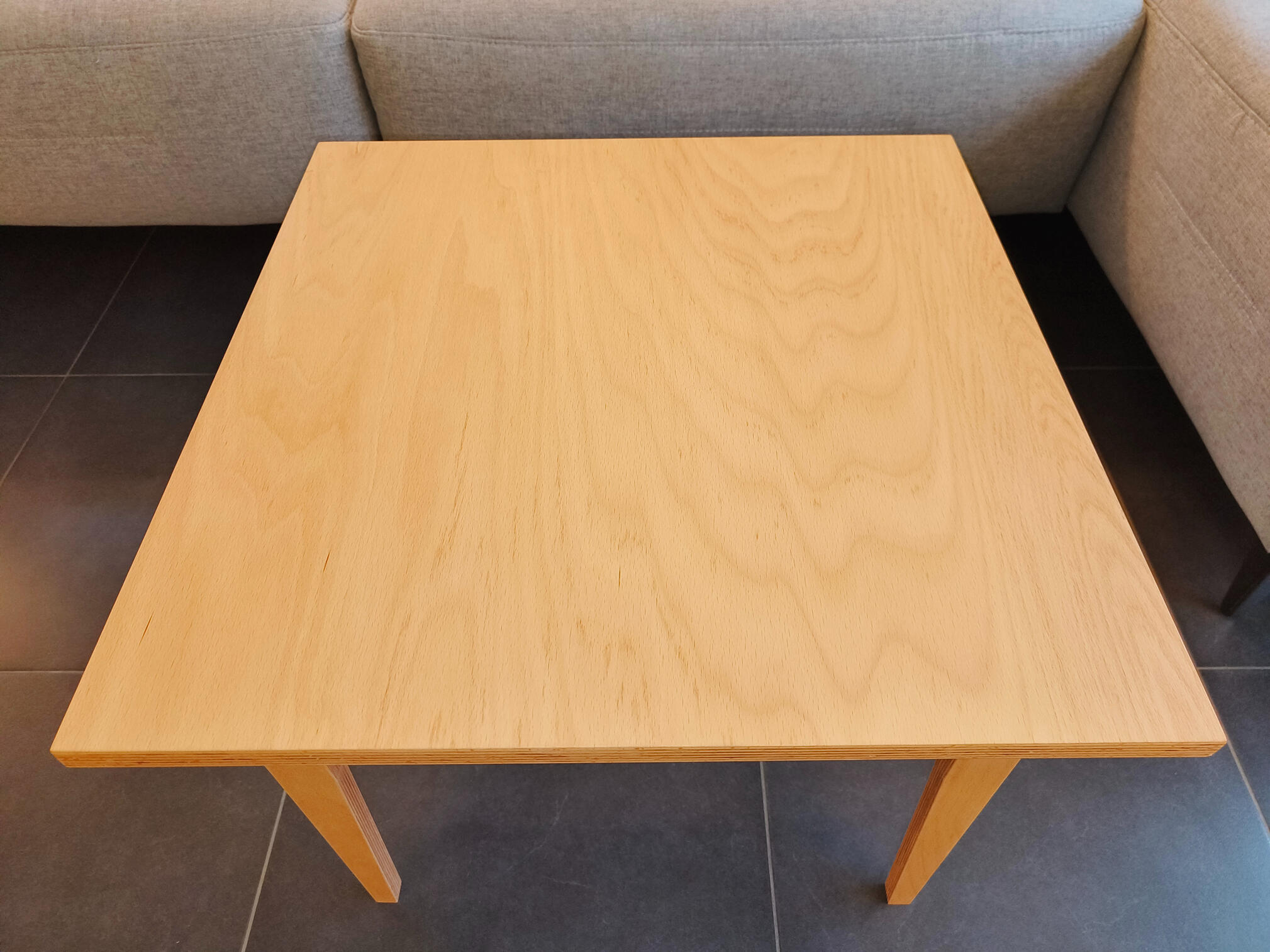 Houten bijzettafel Houten bijzettafel