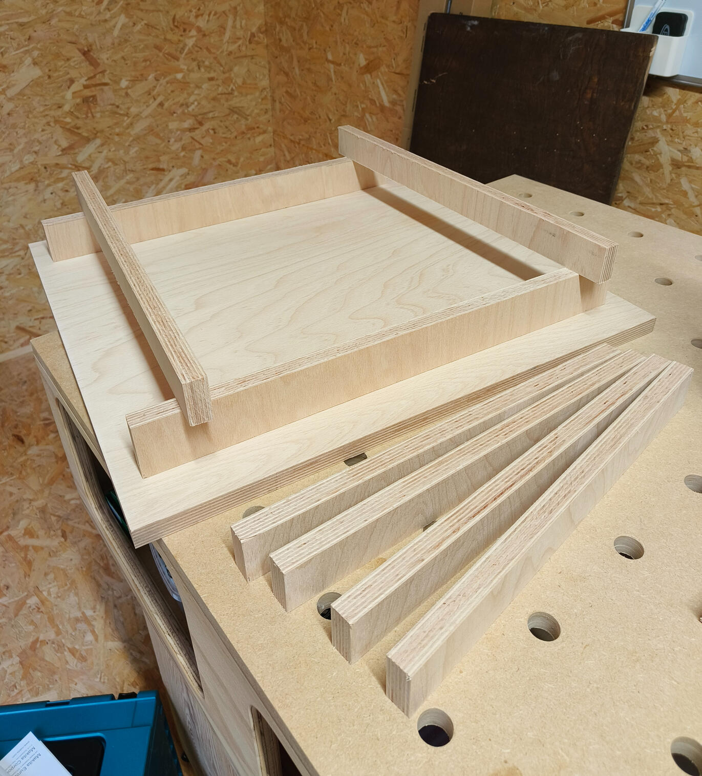 Houten bijzettafel monteren Houten bijzettafel monteren