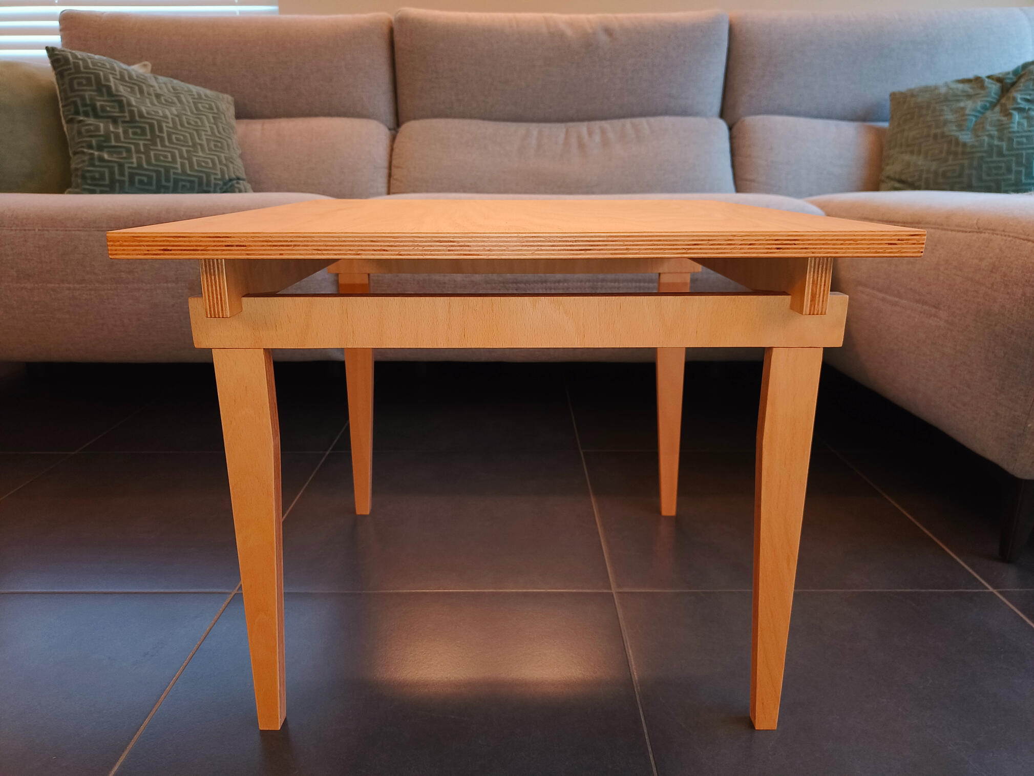 Houten bijzettafel Houten bijzettafel