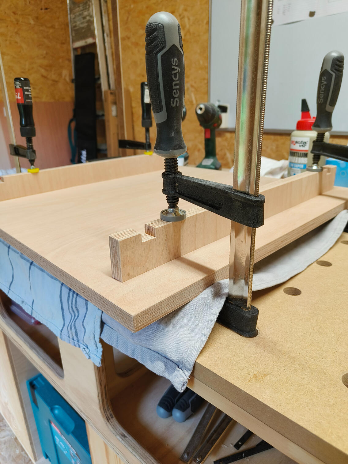Houten bijzettafel moteren Houten bijzettafel moteren