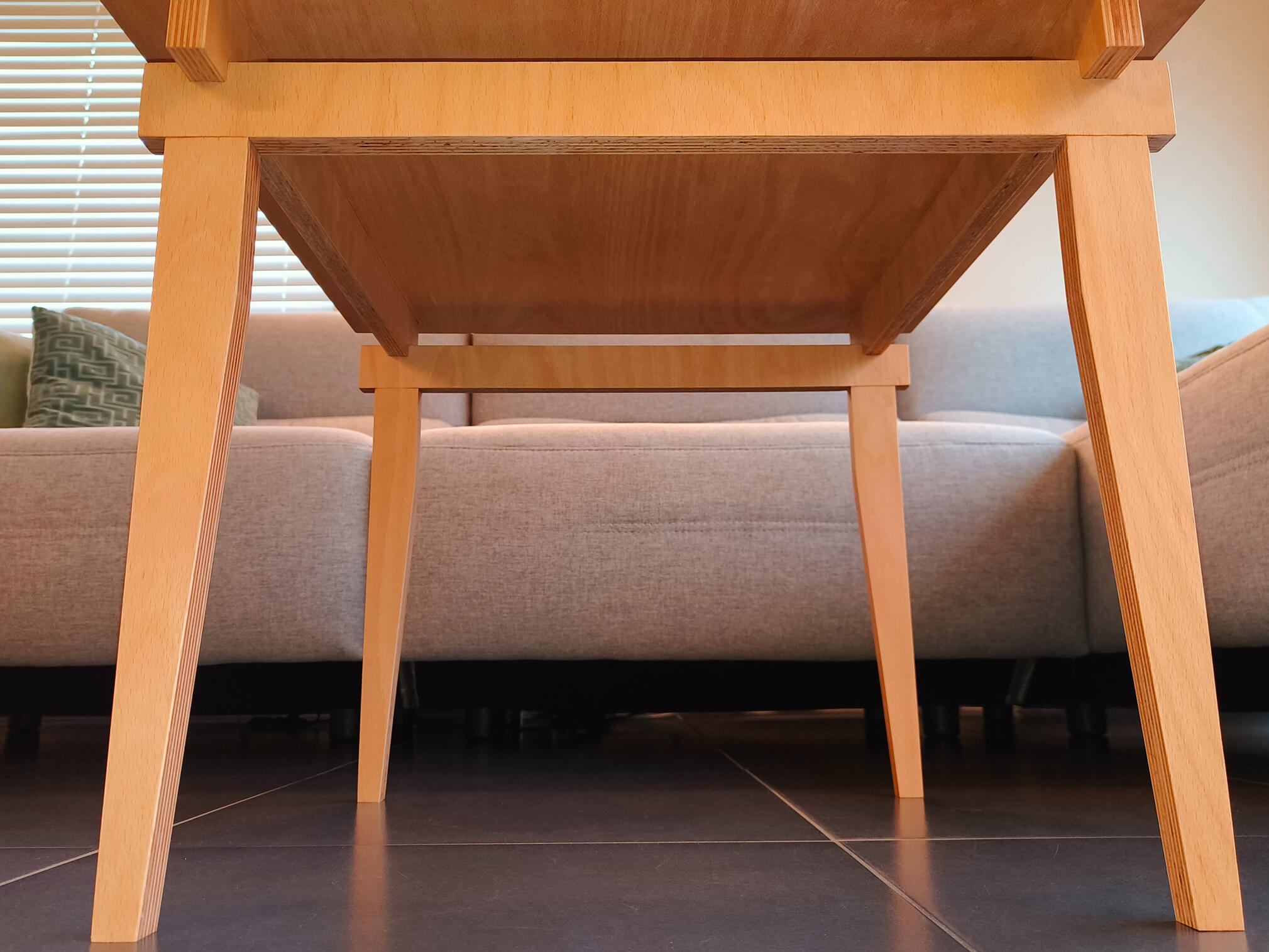 Houten bijzettafel Houten bijzettafel