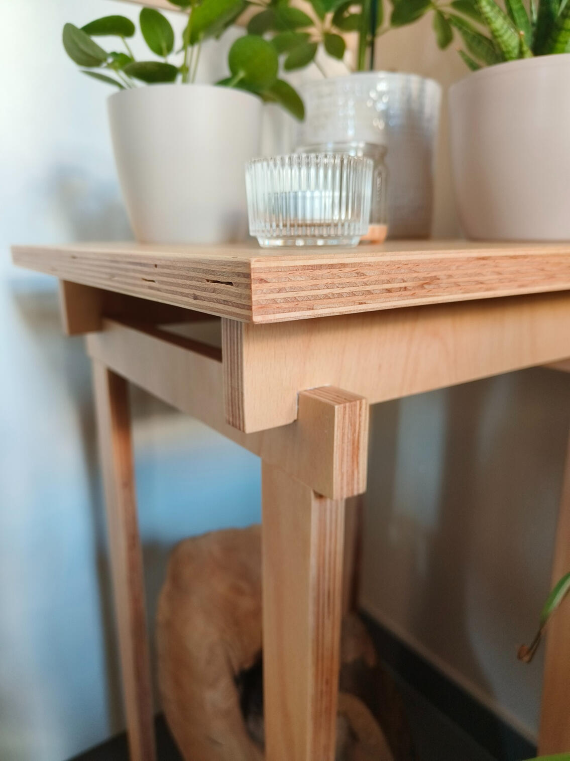 Houten bijzettafel Houten bijzettafel