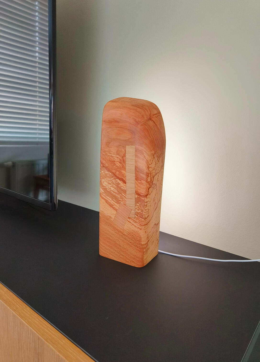 Massief beuken houten tafellamp handgemaakt in Gent