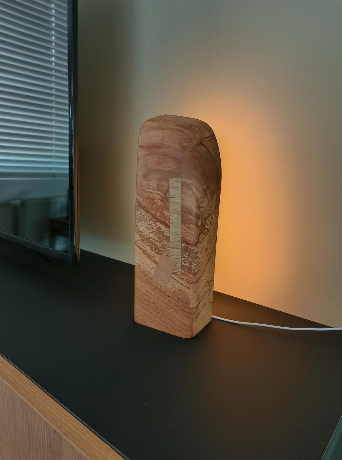 Massief beuken houten tafellamp handgemaakt in Gent