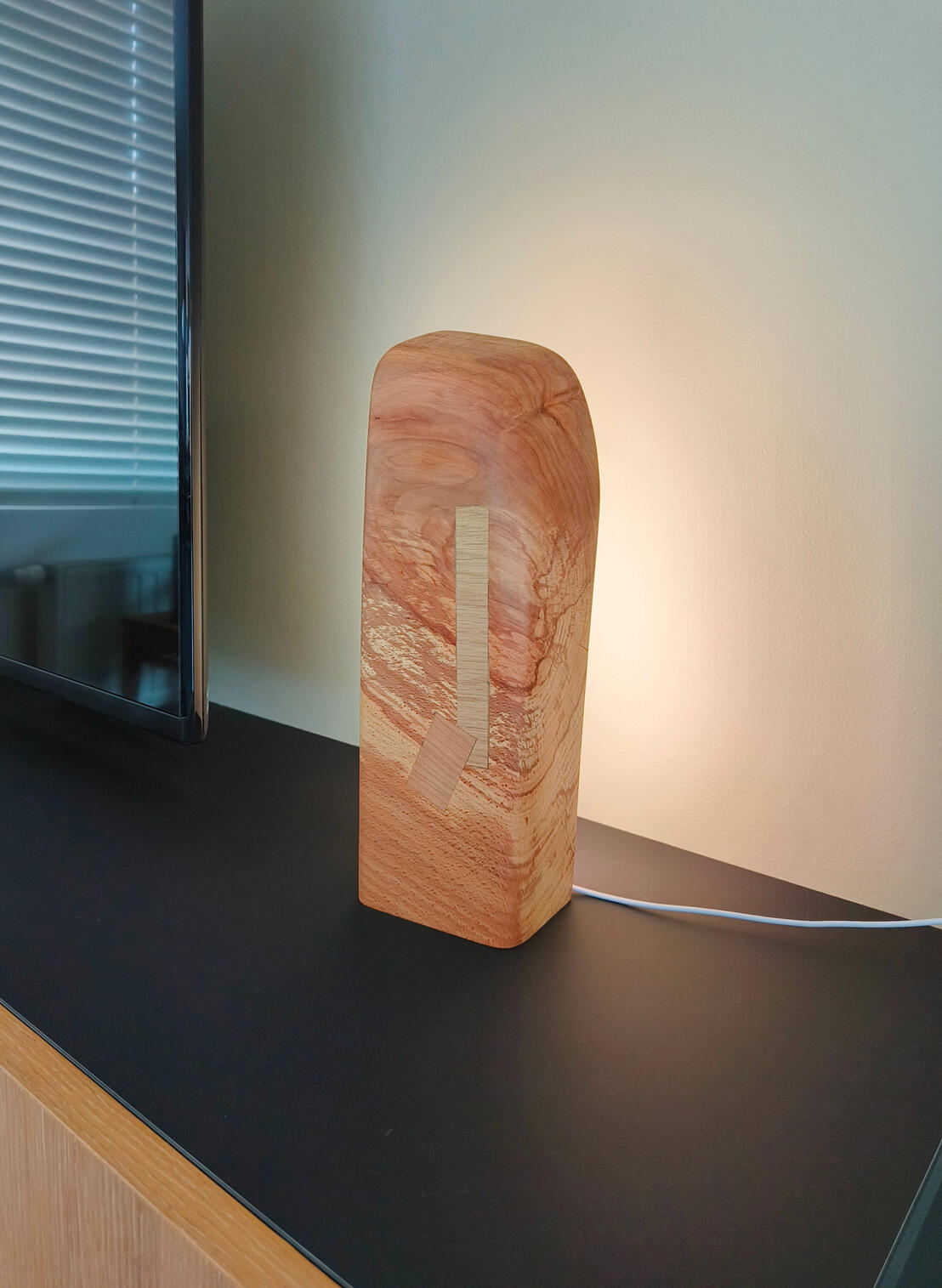 Massief beuken houten tafellamp handgemaakt in Gent